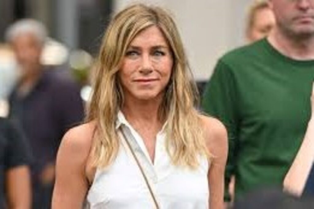 The star of 'Morning Show' collaborated with her co-star Jennifer Aniston for the premiere.